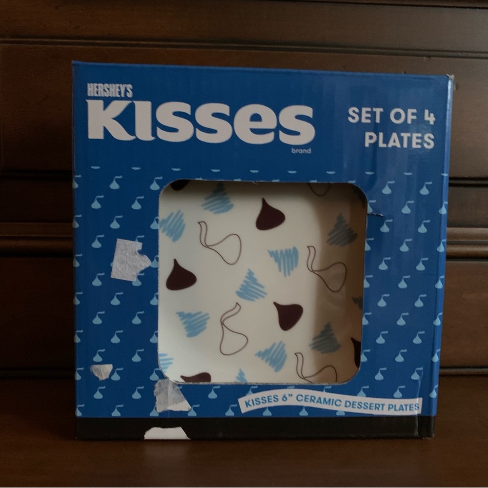 Kisses Ceramic Dessert Plates Set of 4 - Blue and Brown